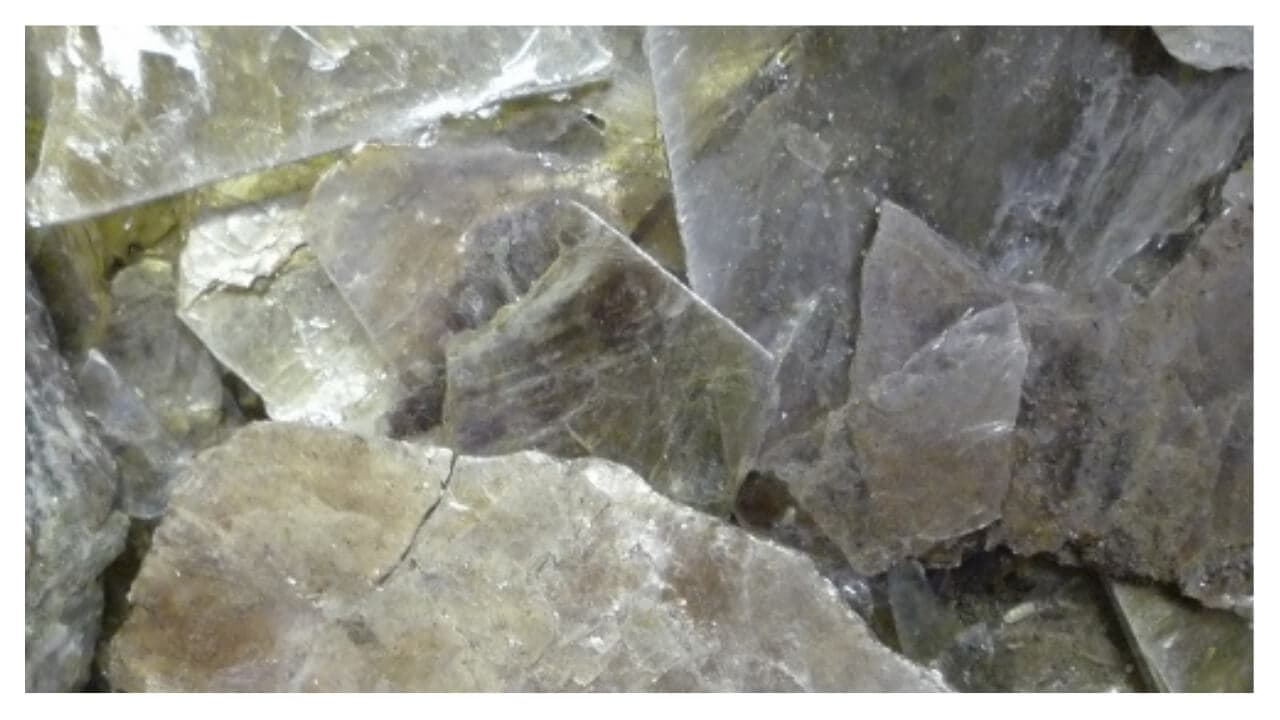 Premium Nigerian Muscovite Mica for export